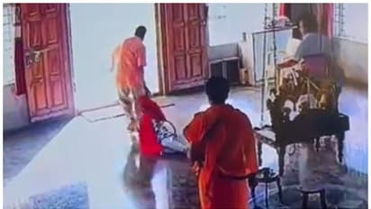 ఆలయం నుంచి మహిళను జుట్టు పట్టుకున్ని బయటకు ఈడ్చుకెళ్లారు.. ఎందుకంటే? (వీడియో)