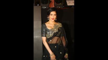 Shruti Haasan: ఉల్లిపొరలాంటి బ్లాక్‌ శారీలో నడుము అందాలతో రచ్చ.. వీరసింహారెడ్డి ఈవెంట్‌లో స్పెషల్‌ ఎట్రాక్షన్