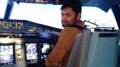 कभी दो वक्त की रोटी के लिए मोहताज रहता था, अब वही बेटा बना पायलट...एक झटके में बदल गई परिवार की लाइफ