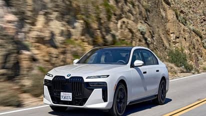 വരുന്നൂ ബിഎംഡബ്ല്യു 7 സീരീസ്, i7 ഫെയ്‌സ്‌ലിഫ്റ്റുകൾ