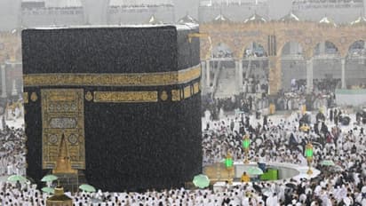 മഴ മൂലം മക്കയിലെ നിർമാണ ജോലികൾ നിർത്തിവെച്ചു