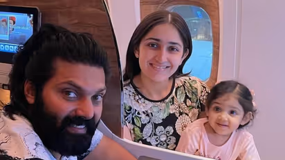 செம்ம கியூட்.. மனைவி சாயிஷா மற்றும் மகளுடன் நடிகர் ஆர்யா எடுத்துக்கொண்ட புகைப்படங்கள் படு வைரல்!