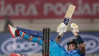 ఇకనైనా సూర్యకుమార్ యాదవ్‌ని టెస్టుల్లో ఆడించాలి... గౌతమ్ గంభీర్ ట్వీట్..