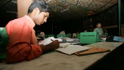 ICSE Preparation Tips: 10 तस्वीरों में जानें एग्जाम के लिए हिस्ट्री और सिविक्स पढ़ने का सही तरीका