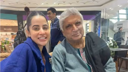 'Finally met my grandfather': Urfi Javed jokes on meeting Javed Akhtar
