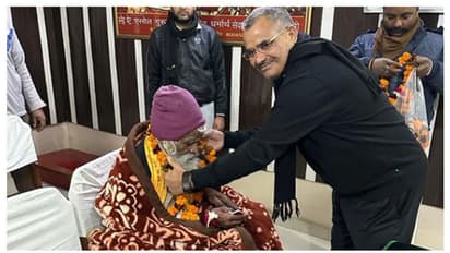 98-ാം വയസ്സിൽ ജയിൽ മോചനം, യാത്രയാക്കി ജയിൽ അധികൃതർ -വീഡിയോ