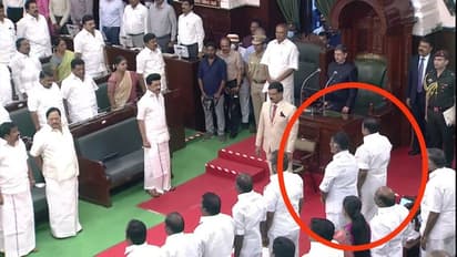 தமிழக சட்டப்பேரவை கூட்டம்..! அருகருகே அமர்ந்த இபிஎஸ்-ஓபிஎஸ்..! என்ன பேசிக்கொண்டார்கள் என தெரியுமா.?