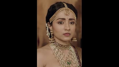 సీనియర్ హీరోయిన్ త్రిషపై ట్రోలింగ్.. మధ్యలో అది అవసరమా అంటూ.. ఆడేసుకుంటున్న నెటిజన్లు!