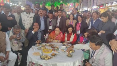 CM शिवराज की पत्नी साधना सिंह ने अपने हाथों से NRI को खिलाए छप्पन भोग, जानिए क्या-क्या थी लजीज डिशेज