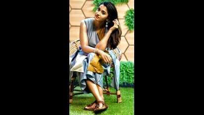 சல்வார் அழகில்... சிரிப்பால் ரசிகர்களை சுழட்டி போடும் பிரியா பவானி ஷங்கர்! லேட்டஸ்ட் கியூட் போட்டோஸ்!