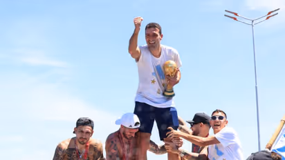 ഖത്തറിലെ കനക കിരീടം; ഏറ്റവും മികച്ച പരിശീലകനുള്ള പുരസ്‌കാരം സ്‌കലോണിക്ക് 