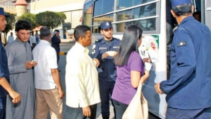 വ്യാപക റെയ്ഡുകള് തുടരുന്നു; സ്ത്രീകള് ഉള്പ്പെടെ നിരവധി പ്രവാസികള് അറസ്റ്റില്