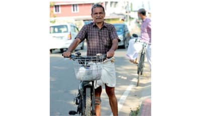 നാലു ദിവസം, 385 കിലോമീറ്റർ: കോവളത്ത് നിന്ന് തിരൂരിലേക്ക് പ്രഭാകരന്റെ സൈക്കിള് യാത്ര