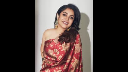 ఐదు పదుల వయస్సులోనూ మెరిసిపోతున్న రమ్యకృష్ణ అందాలు.. టాప్ గ్లామర్ తో మతిపోగొడుతున్న సీనియర్ నటి!