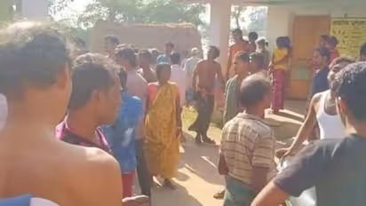 സ്കൂളിലെ ഉച്ചഭക്ഷണത്തില് പാമ്പ്; ഭക്ഷ്യവിഷബാധയേറ്റ കുട്ടികള് ആശുപത്രിയില്