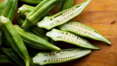 വെണ്ടയ്ക്കയിട്ട് വച്ച വെള്ളം കുടിക്കാം; ഗുണങ്ങള് പലതാണ്...