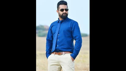 ஜூனியர் NTR அணிந்திருக்கும் இந்த வாட்ச் இத்தனை கோடியா? விலையை கேட்டு வாய்பிளக்கும் ரசிகர்கள்!