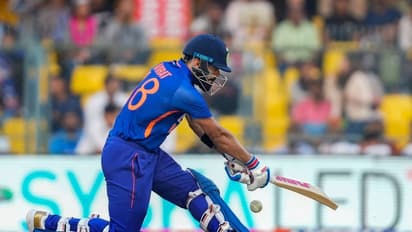 ശ്രീലങ്കയ്ക്കെതിരായ സെഞ്ചുറി; സച്ചിന്റെ രണ്ട് റെക്കോര്ഡുകള്ക്കൊപ്പം വിരാട് കോലി