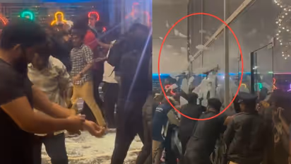 ಅಜಿತ್ v/s ವಿಜಯ್; ಅತಿರೇಕಕ್ಕೇರಿದ ಫ್ಯಾನ್ ವಾರ್; ವಾರಿಸು, ತುಣಿವು ಪೋಸ್ಟರ್ ಹರಿದು ಕಿತ್ತಾಟ, ಲಾಠಿ ಚಾರ್ಜ್