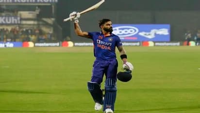 புத்தாண்டை சிறப்பாக தொடங்கிய கோலியை பாராட்டிய சிராஜ், சகால்!