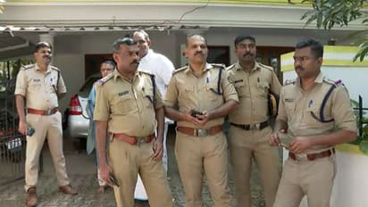 കുന്നംകുളത്ത് ആളില്ലാത്ത വീട്ടിൽ നിന്ന് 95 പവൻ കവർന്ന സംഭവം: പ്രതി പിടിയിൽ, 80 പവൻ സ്വർണം കണ്ടെത്തി