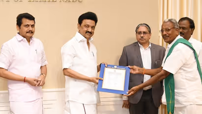 இலவச மின் இணைப்பு: 50,000வது இணைப்பை விவசாயிக்கு நேரில் வழங்கிய முதல்வர்