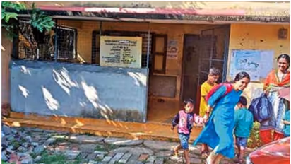 അങ്കണവാടിക്ക് സമീപം സെപ്ടിക് ടാങ്കിനായി എടുത്ത കുഴി മൂടിയില്ല;  രക്ഷിതാക്കള്‍ ആശങ്കയില്‍