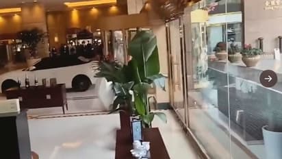 ಸಿಬ್ಬಂದಿ ಮೇಲೆ ಸಿಟ್ಟಿಗೆದ್ದು ಹೊಟೇಲ್‌ಗೆ ಕಾರು ನುಗ್ಗಿಸಿದ ಅತಿಥಿ: ವಿಡಿಯೋ 