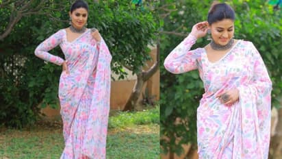 చీరకే అందం తెచ్చిన సీనియర్ హీరోయిన్ స్నేహా, చిరునవ్వుతో చంపేస్తోన్న బ్యూటీ