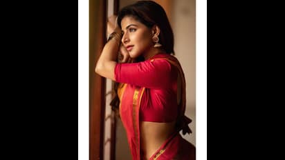 சேலையில் செம்ம கிளாமராக போட்டோஷூட் நடத்தி... இளசுகளை இம்சிக்கும் ஐஸ்வர்யா மேனன் - வைரலாகும் ஹாட் கிளிக்ஸ்