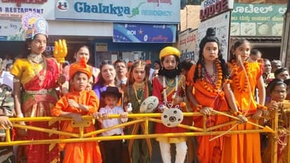 ಹುಬ್ಬಳ್ಳಿಯಲ್ಲಿ ಮೋದಿ ಸುನಾಮಿ, ಭರ್ಜರಿ ರೋಡ್‌ ಶೋ!