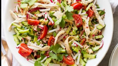 மீண்டும் மீண்டும் சுவைக்க தூண்டும் " சில்லென்ற சிக்கன் சாலட் " எப்படி செய்வது! பார்க்கலாம் வாங்க!