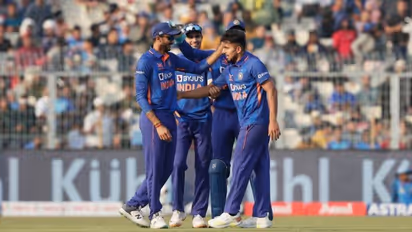 உலகக்கோப்பை கிரிக்கெட்டில் சுழல் பந்து வீச்சாளர்களில் யார் இடம் பெறுவார்கள்?