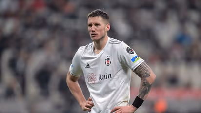 Wout Weghorst set to undergo Manchester United medical ahead of loan move from Burnley - Reports