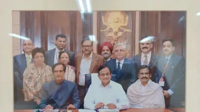 रसूखदार IAS अरविंद मायाराम जिन पर 1688 करोड़ के करेंसी प्रिंटिंग घोटाले का आरोप, राजनीति में जबर्दस्त पैठ