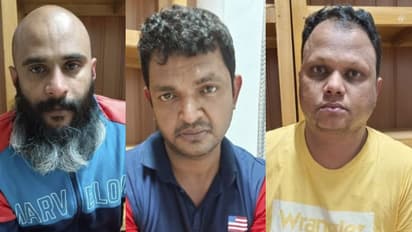 എംഡിഎം കടത്ത് വാഹനത്തിന്റെ വിവിധ ഭാഗങ്ങളിലായി ഒളിപ്പിച്ച് , പ്രതികളെ പിടിച്ചത് വാഹനത്തിന് വട്ടംവച്ച് തടഞ്ഞ്  