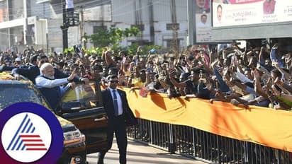 ಹುಬ್ಬಳ್ಳಿ: ಮೋದಿಗೆ ಹಾರಹಾಕಲು ಓಡಿದ 10ರ ಬಾಲಕ, ಭದ್ರತಾ ಲೋಪ?