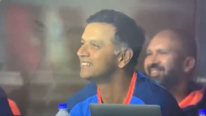 വന്‍മതില്‍ പോലെ തന്‍റെ കണക്കുകള്‍ ബിഗ് സ്ക്രീനില്‍; സന്തോഷമടക്കാനാവാതെ ദ്രാവിഡ്- വീഡിയോ