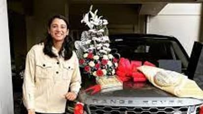 ಎಂಎಸ್ ಧೋನಿಯಿಂದ  ಸ್ಮೃತಿ ಮಂಧಾನವರೆಗೆ ಐಷಾರಾಮಿ ಕಾರು ಖರೀದಿಸಿದ ಕ್ರಿಕೆಟಿಗರು