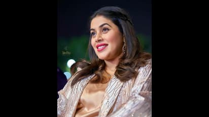 బొద్దుగా మారి కుందనపు బొమ్మలా పూర్ణ.. హోమ్లీ లుక్‌లో కట్టిపడేస్తున్న హాట్‌ హీరోయిన్‌.. చూపులతోనే హంటింగ్‌