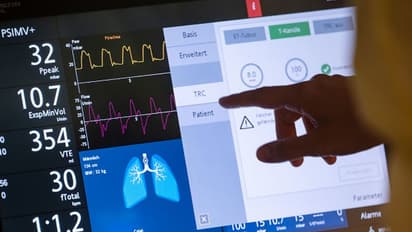 വെന്റിലേറ്റര്‍ ശബ്ദം ഇഷ്ടപ്പെട്ടില്ല; കൊവിഡ് വാര്‍ഡിലെ വെന്റിലേറ്റര്‍ ഓഫ് ചെയ്ത 73 കാരി അറസ്റ്റില്‍! 