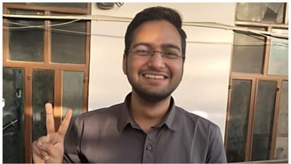 Success Story : സിഎ പരീക്ഷയിൽ ദേശീയ തലത്തിൽ 10ാം റാങ്ക് നേടി ചായവിൽപനക്കാരന്റെ മകൻ; വൈഭവിന്റെ വിജയകഥയിങ്ങനെ...