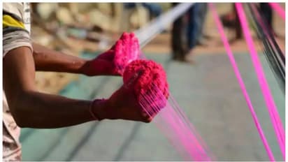 പട്ടത്തിന്റെ ചരട് കഴുത്തിൽ കുരുങ്ങി നാലുവയസ്സുകാരിക്ക് ഗുരുതര പരിക്ക്; അച്ഛനൊപ്പം ബൈക്കിൽ സഞ്ചരിക്കവേ അപകടം