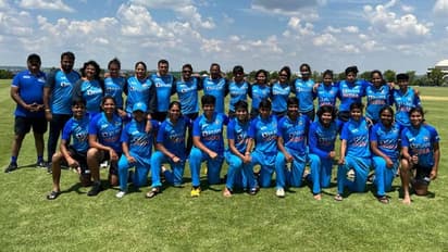 അണ്ടര് 19 വനിതാ ലോകകപ്പ്: ഷെഫാലിക്ക് രണ്ട് വിക്കറ്റ്; ഇന്ത്യക്കെതിരെ ദക്ഷിണാഫ്രിക്കയ്ക്ക് മികച്ച സ്കോര്