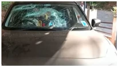 കാര്‍ തകര്‍ത്തു, തടയാനെത്തിയ വീട്ടമ്മയ്ക്ക് മരക്കഷ്ണം കൊണ്ട് മര്‍ദനം; സംഭവം കൊല്ലത്ത്, പ്രതി ഒളിവില്‍