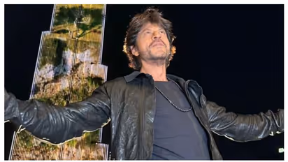 Shah Rukh Khan starrer Pathaan trailer played at Burj Khalifa, superstar celebrates special moment with fans