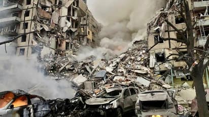 Ukrine Russia Attacks: உக்ரைனில் ரஷ்யாவின் வெறியாட்டம்... பல கட்டிடங்கள் தரைமட்டம்!