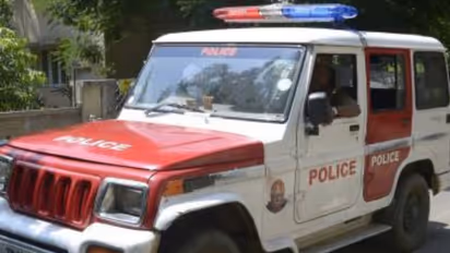 ആൺസുഹൃത്തിനെ വിവസ്ത്രനാക്കി മരത്തിൽ കെട്ടി, പെൺകുട്ടിയെ കൂട്ടബലാത്സം​ഗത്തിനിരയാക്കി; പ്രതികൾ പിടിയിൽ