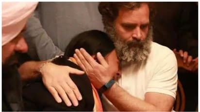 'കോൺഗ്രസ് കുടുംബത്തിലെ ശക്തമായ സ്തംഭം'; ഭാരത് ജോഡോ യാത്രക്കിടെ മരിച്ച എംപിക്ക് ആദരാജ്ഞലിയുമായി രാഹുൽ ഗാന്ധി