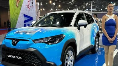Auto Expo 2023 : पेट्रोल-डीजल से ही नहीं अल्टरनेट फ्यूल से भी चलती हैं टोयोटा की ये गाड़ियां, इंटीरियर और लुक 